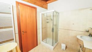 A bathroom at Appartamenti San Francesco