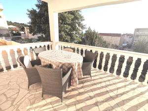 Balkón nebo terasa v ubytování Apt White Idyll, 3 bedrooms, 3 bathrooms, terrace apt