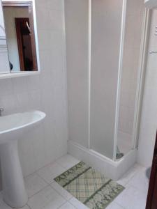 Kúpeľňa v ubytovaní Holiday home in Balatonföldvar 36529