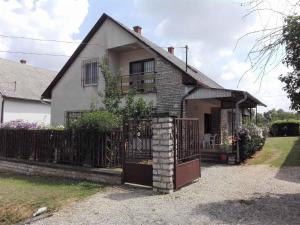 The building in which the holiday home is located