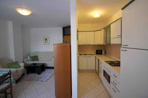 Kuchyňa alebo kuchynka v ubytovaní Apartment in Porec - Istrien 36682