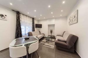 Televízia a/alebo spoločenská miestnosť v ubytovaní Apartment in Starigrad-Paklenica 36685
