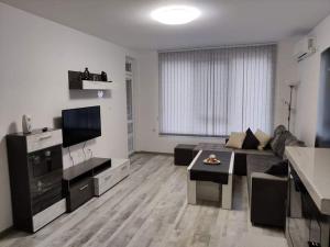 Televisyen dan/atau pusat hiburan di Apartment Anelia 3