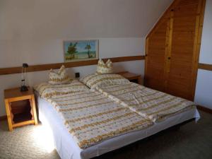 Fotografia z galérie ubytovania Holiday home Vonyarcvashegy/Balaton 31295 v destinácii Vonyarcvashegy + 22 fotografií