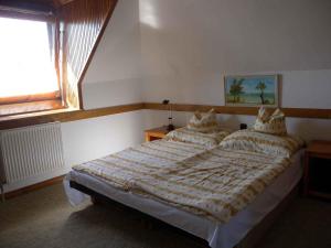 Fotografia z galérie ubytovania Holiday home Vonyarcvashegy/Balaton 31295 v destinácii Vonyarcvashegy