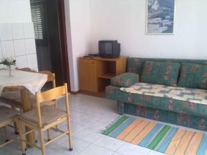Fotografie z fotogalerie ubytování Apartments in Starigrad-Paklenica 6871 v destinaci Starigrad-Paklenica + 20 fotografií