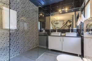 Fotografie z fotogalerie ubytování Holiday home in Split/Split Riviera 27675 ve Splitu