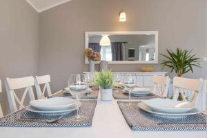 Fotografie z fotogalerie ubytování Holiday home in Becici 35609 v destinaci VeliGolji