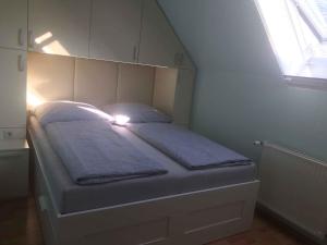 Posteľ alebo postele v izbe v ubytovaní Apartment in Keszthely/Balaton 35892
