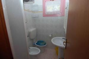 Kúpeľňa v ubytovaní Apartment in Rosolina Mare 24888