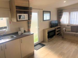 Gallery image of Cedar Deluxe Holiday Home in Chapel Saint Leonards