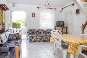 Posezení v ubytování Holiday home in Balatonmariafürdo 35399
