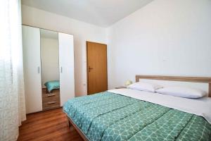 Galeriebild der Unterkunft Holiday home in Starigrad-Paklenica 35636 in Starigrad-Paklenica