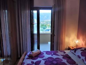 Postel nebo postele na pokoji v ubytování Apartment in Jasenice 35406