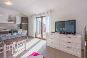 Kuchyň nebo kuchyňský kout v ubytování Apartment in Crikvenica 34970