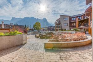 Gallery image of RidgeView Loft - Top Floor 2 Bed 2 Bath, Amazing Views in Canmore