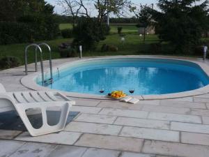 Bazén v ubytování Holiday home in Dignano nebo v jeho okolí