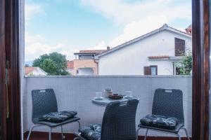 Ein Sitzbereich in der Unterkunft Apartments in Vantacici - Insel Krk 13154