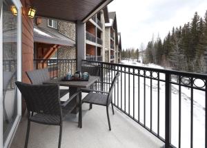 Gallery image of Mountain Fun - With Open Pool And Hot Tub in Canmore