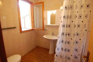 Ένα μπάνιο στο Apartments in Rosolina Mare 24876
