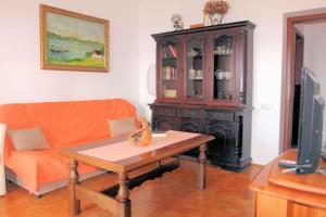 Posedenie v ubytovaní Three-Bedroom Apartment in Novi Vinodolski I