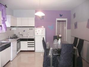 Fotografia z galérie ubytovania Three-Bedroom Apartment in Kampor I v destinácii Kampor