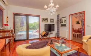 Posezení v ubytování Holiday home in Podstrana 7300