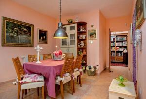 Fotografie z fotogalerie ubytování Holiday home in Podstrana 7300 v destinaci Podstrana