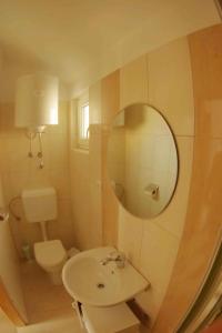 Fotografie z fotogalerie ubytování Two-Bedroom Apartment in Razanac III v destinaci Ražanac