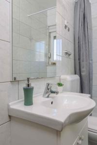 Fotografia z galérie ubytovania Two-Bedroom Apartment in Kastel Novi I v destinácii Kaštela