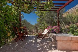 Zahrada ubytování Holiday home in Podstrana 7300