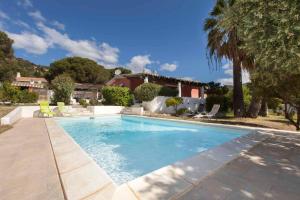 Swimmingpoolen hos eller tæt på Holiday home in Torre delle Stelle 22926
