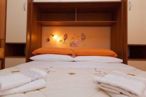 Posteľ alebo postele v izbe v ubytovaní Apartment in Jadranovo with Two-Bedrooms 1
