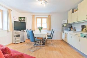 Kuchyňa alebo kuchynka v ubytovaní Apartment in Schlitters with One-Bedroom 1