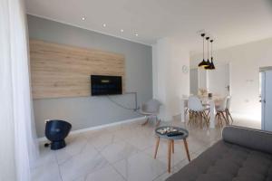 Gallery image of Apartment in Silo with Two-Bedrooms 9 in Šilo
