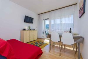 TV a/nebo společenská místnost v ubytování Apartment in Stari Grad - Insel Hvar 6321