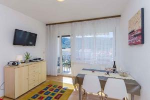 TV a/nebo společenská místnost v ubytování Apartment in Stari Grad - Insel Hvar 6321