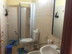 Kúpeľňa v ubytovaní Holiday home Linguaglossa/Sizilien 23272 + 13 fotografií