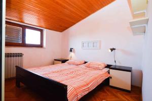 Apartment Pjescana Uvala/Istrien 11401 객실 침대