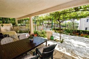 Vonkajšia záhrada v ubytovaní Pula Apartment 5