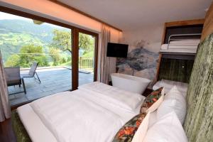 Holiday home in Kaltenbach/Zillertal 876にあるベッド