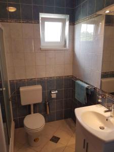 Koupelna v ubytování Apartment Malinska, Primorje-Gorski Kotar 19