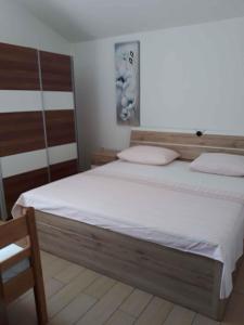 Fotografia z galérie ubytovania Apartment in Pag/Insel Pag 15889 v destinácii Stari Okić