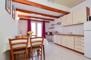 Küche/Küchenzeile in der Unterkunft Apartment in Pula - Istrien 11023