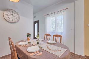 Fotografie z fotogalerie ubytování Holiday home in Marcana/Istrien 9970 v destinaci Marčana