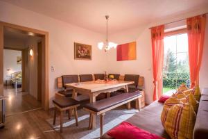A seating area at Apartment Zell am Ziller/Zillertal 841