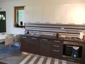 Kuchyň nebo kuchyňský kout v ubytování Apartment Pula, Istia 5
