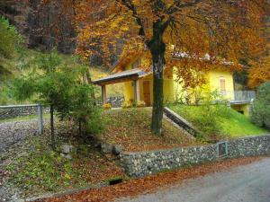 レードロにあるHoliday home in Pieve di Ledro 22670のギャラリーの写真