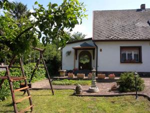 Holiday home in Siofok/Balaton 19703 tesisinin dışında bir bahçe