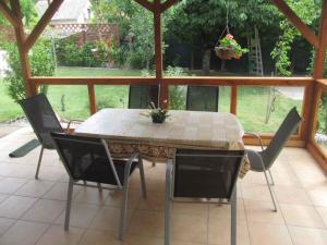 Zdjęcie z galerii obiektu Holiday Home Gyenesdias 5 w Gyenesdiás